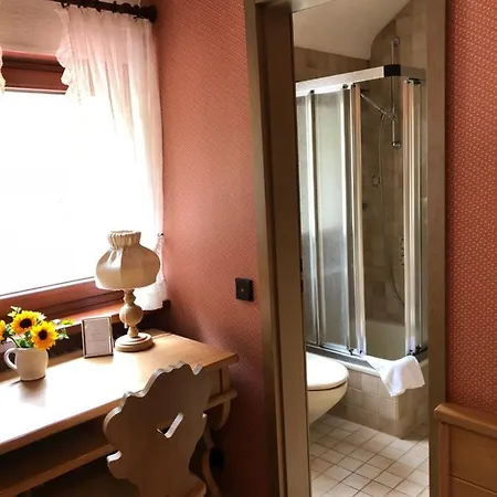 Πανσιόν Adler Weinstadt