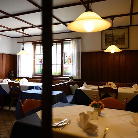 Πανσιόν Adler Weinstadt